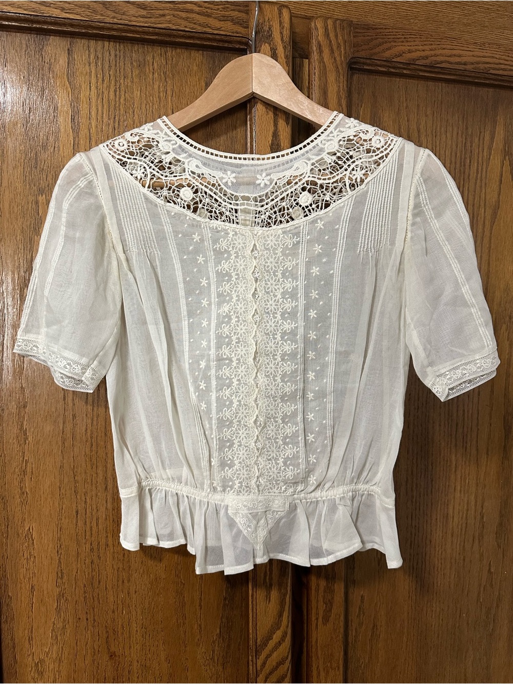 Pins and Needles Vintage-Inspired White Lace Women's Prairie Blouse Ivory XS